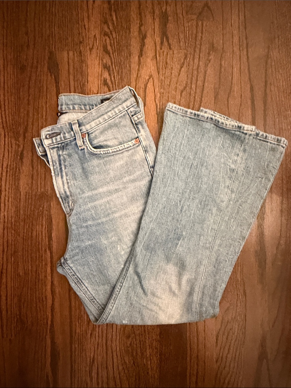 Light Wash Women’s Jeans - Classic Straight Leg